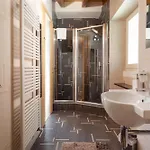 ヴィラ Luxury ラーリオ