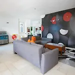 Luxury لاليو